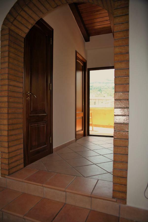 Bnb Donnalaura Карини Экстерьер фото